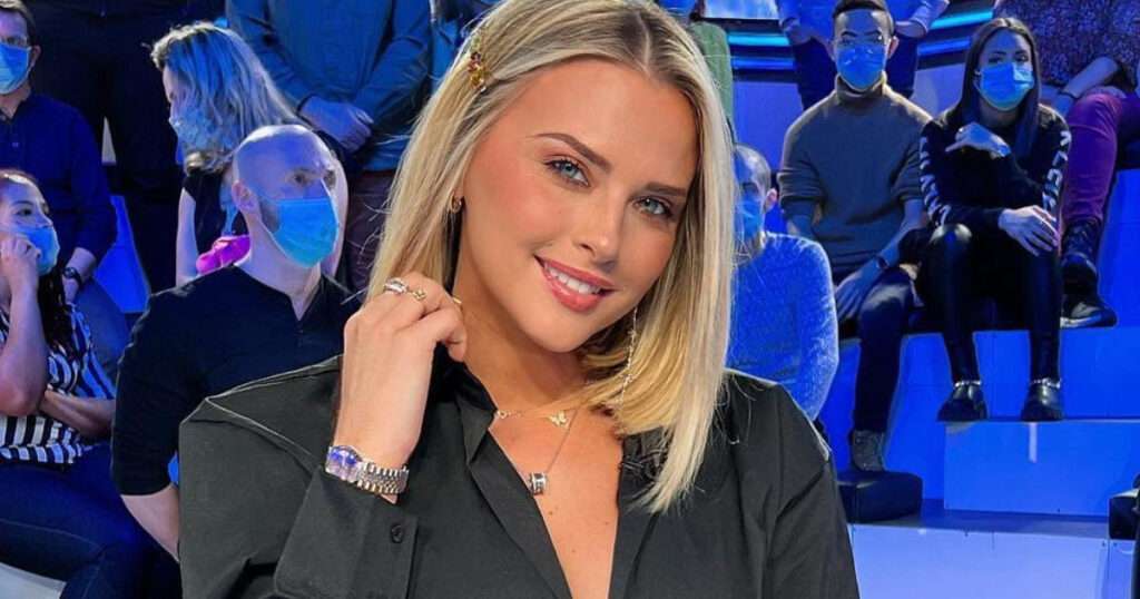 Qui Sont Les Parents De Kelly Vedovelli 