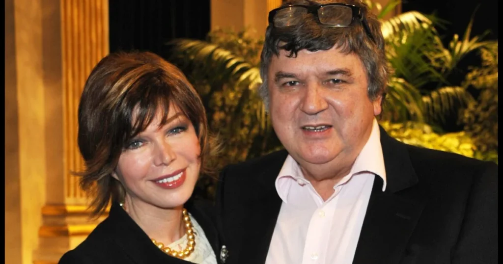 Qui Est Le Mari De Karen ?