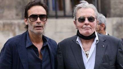 Alain Delon Porte Plainte Contre Son Fils
