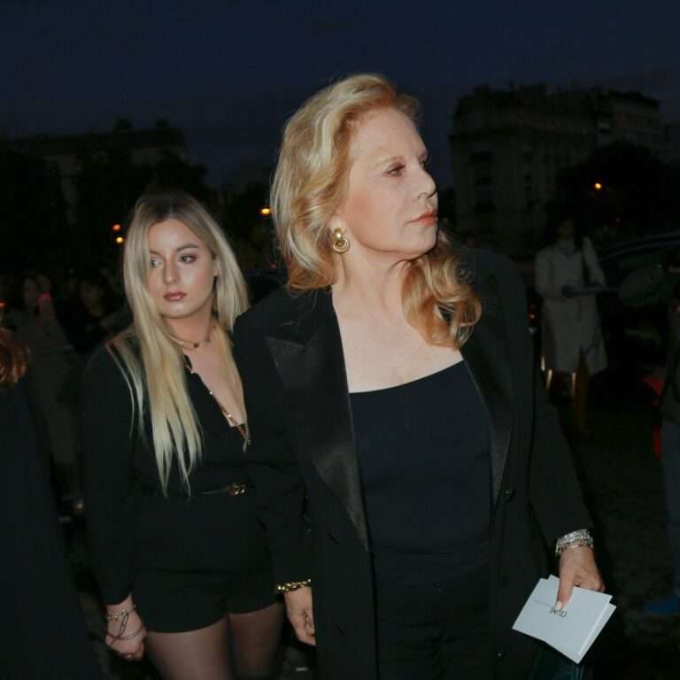 Darina Scotti-Vartan Enceinte