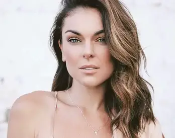 Serinda Swan Et Son Mari