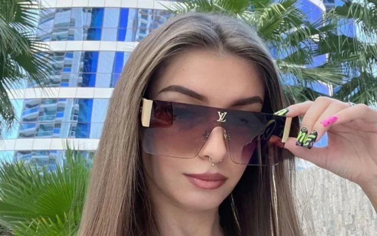 Elisa Influenceuse Petite Taille