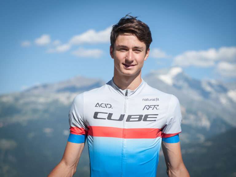 Eric Perrot Copine