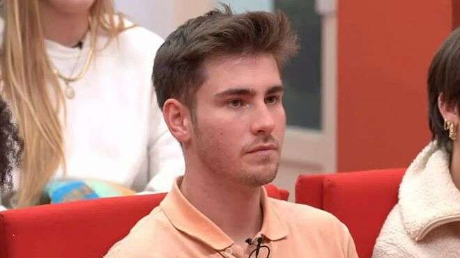 Que Fait La Copine De Julien Star Academy