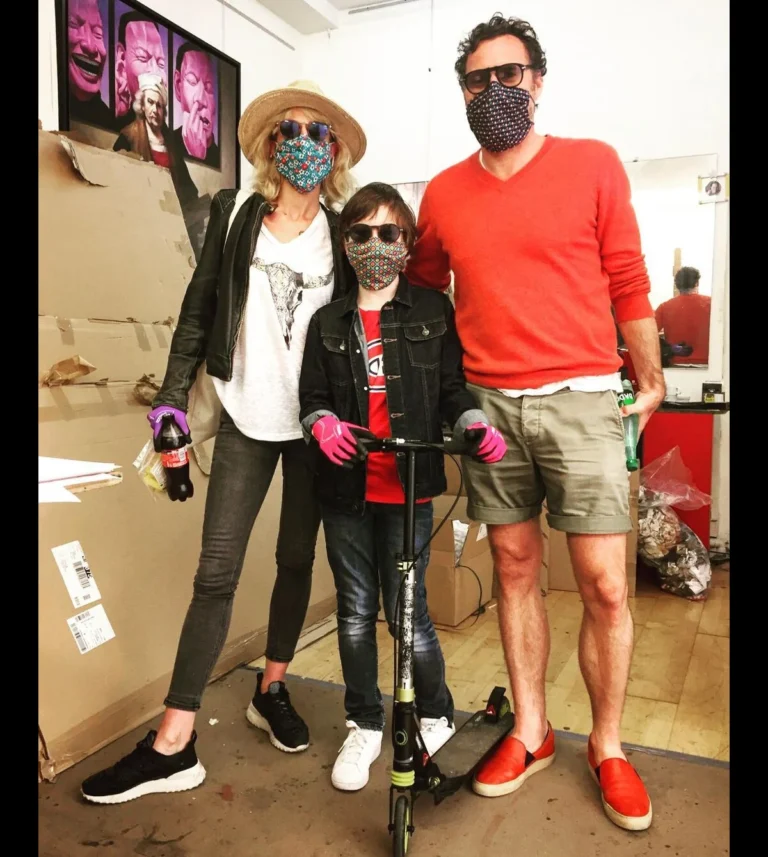 Sara Mortensen Et Son Fils