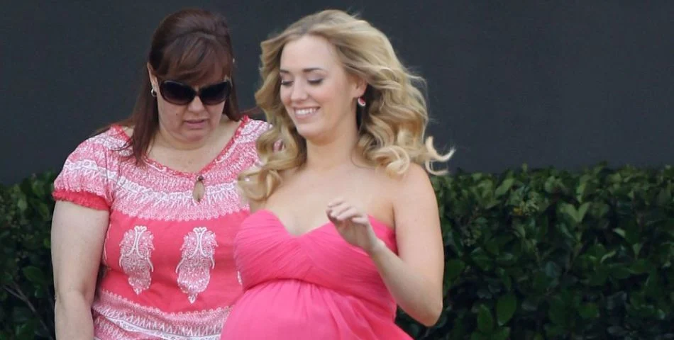 Andrea Bowen Enceinte